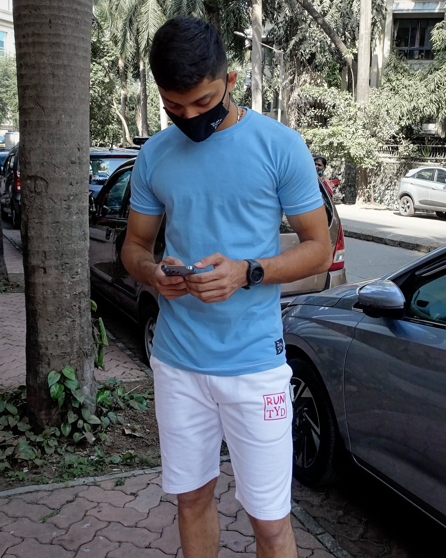 Unisex White Tapered Fit Shorts